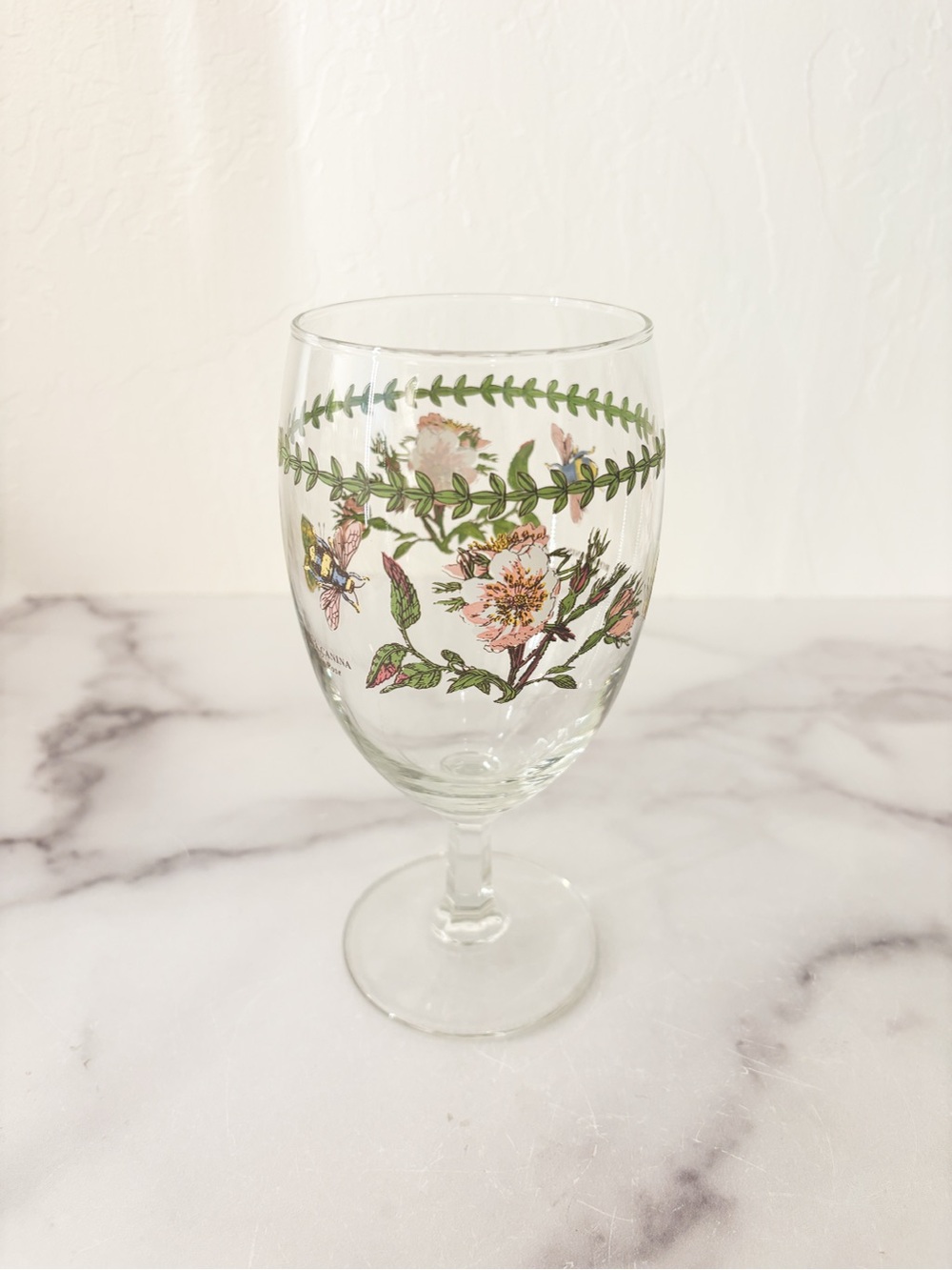 Portmeirion Botanical Stemmed Wine Glass with Leaf and Pink Blooms - Dog Rose